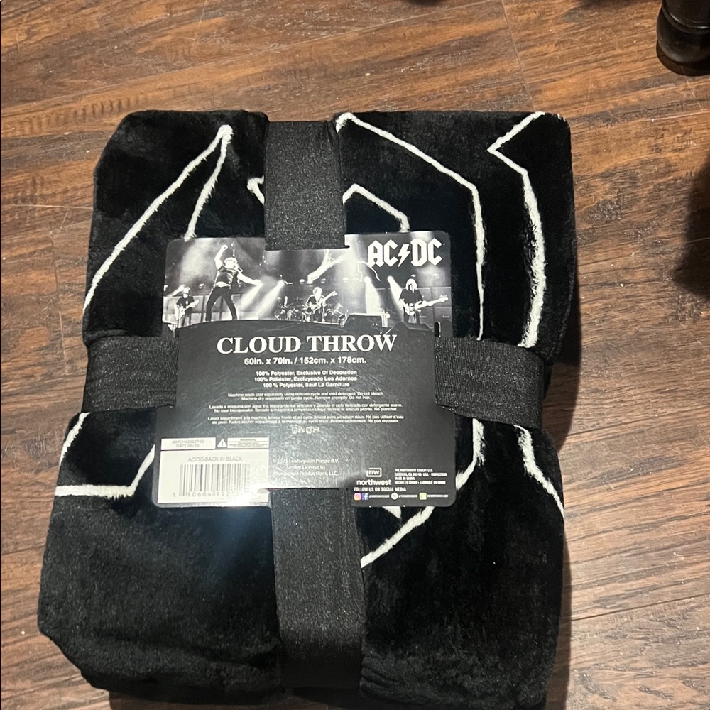 AC/DC Black and White 60 x 70 Cloud Throw